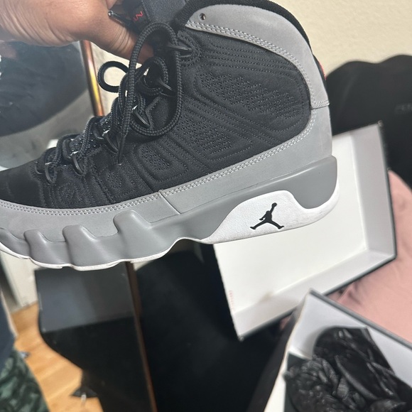 Shoes - Picture 7 of 9